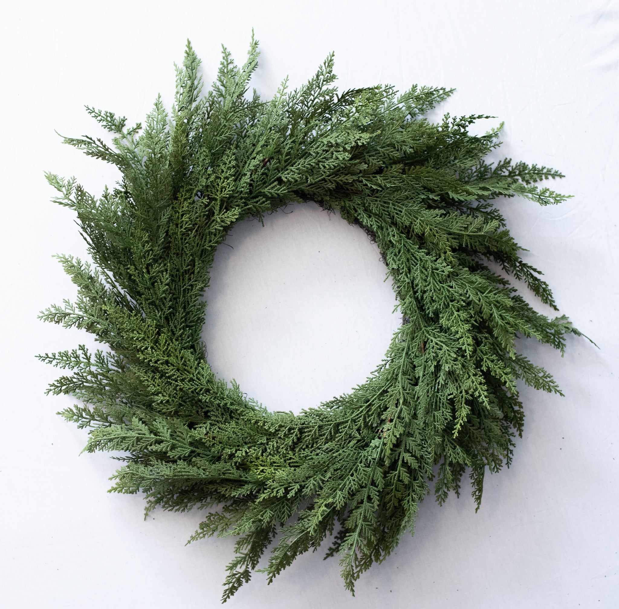 Vita Domi 30" Cedar Wreath w/ 128 Tips